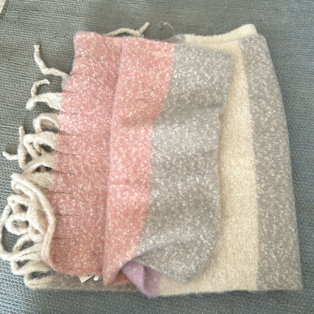 Francesca’s scarf